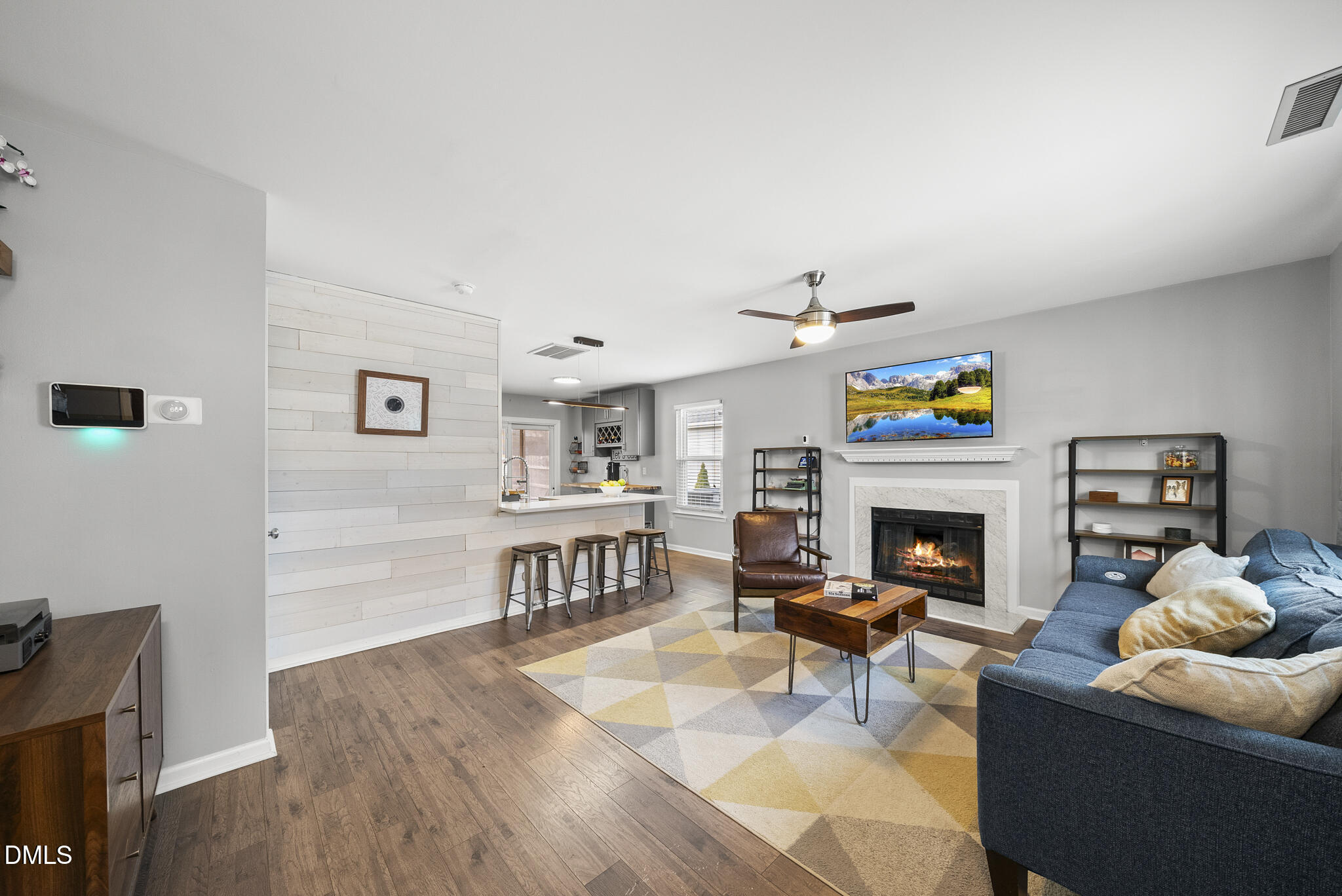5009 Silverdene Street Raleigh, NC 27616 - Photo 9 of 33 Living Room