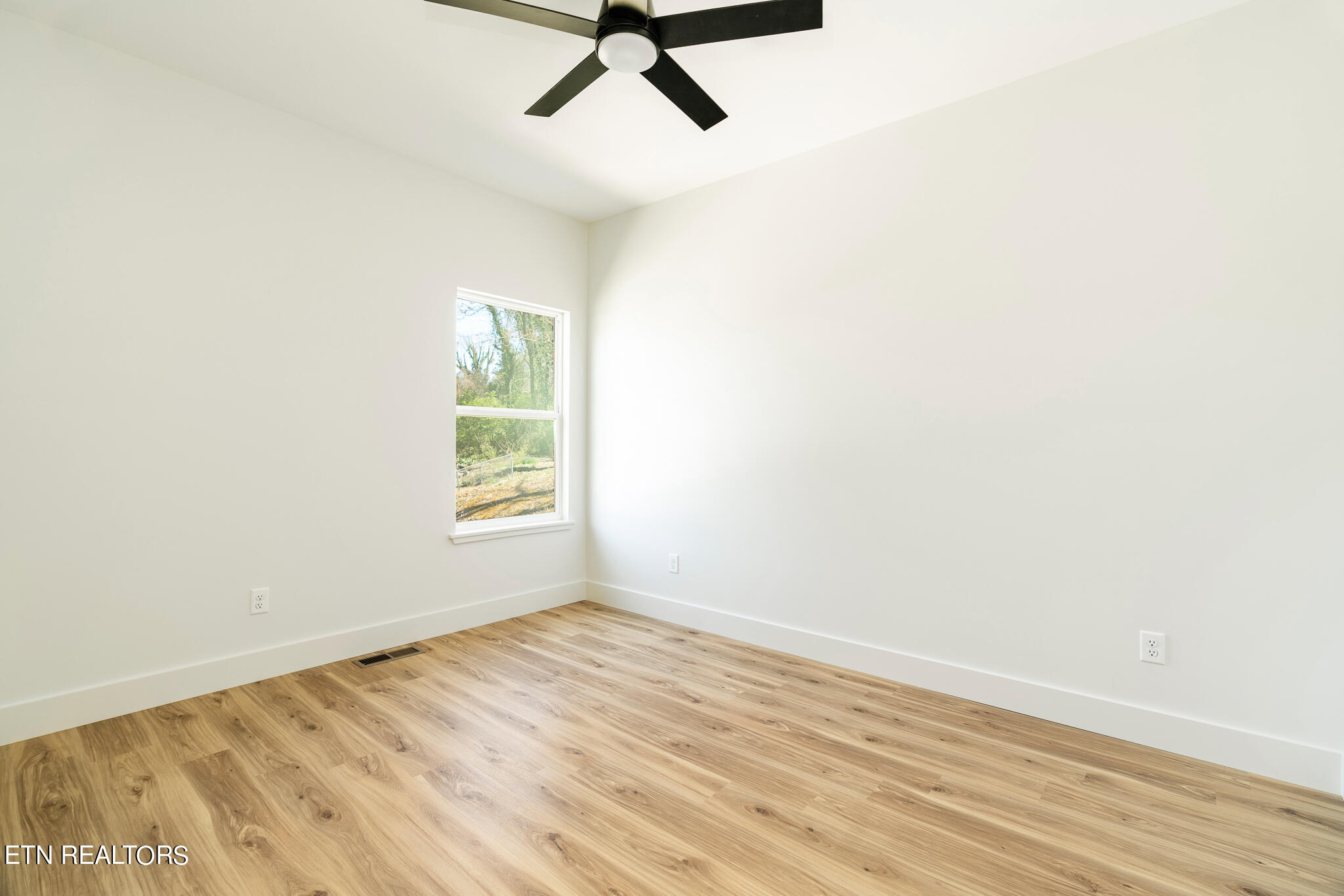 1452 Wilson Road Knoxville, TN 37912 - Photo 16 of 26 Bedroom