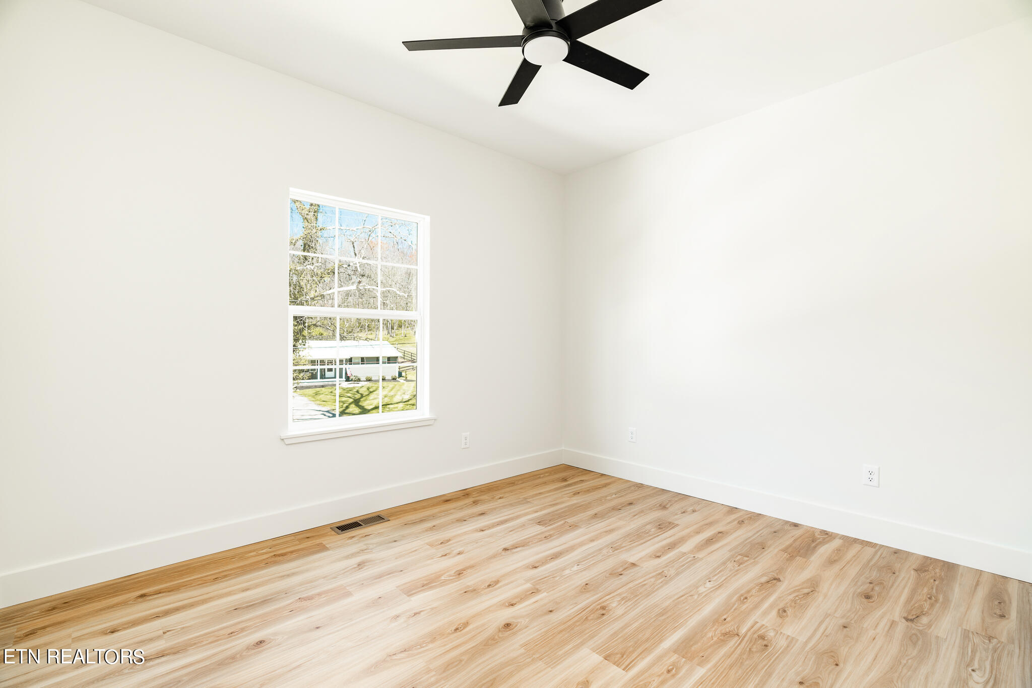 1452 Wilson Road Knoxville, TN 37912 - Photo 17 of 26 Bedroom