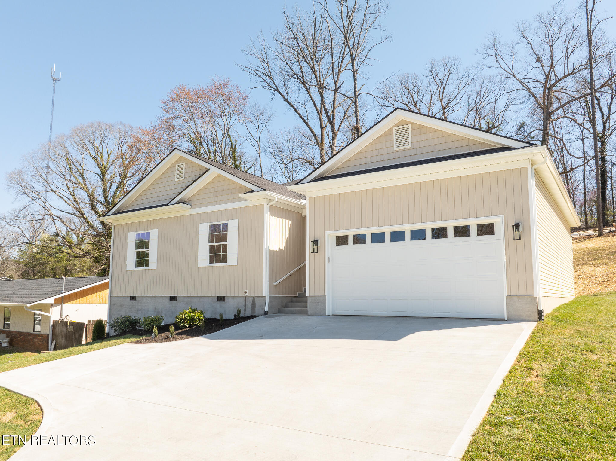 1452 Wilson Road Knoxville, TN 37912 - Photo 2 of 26 Front