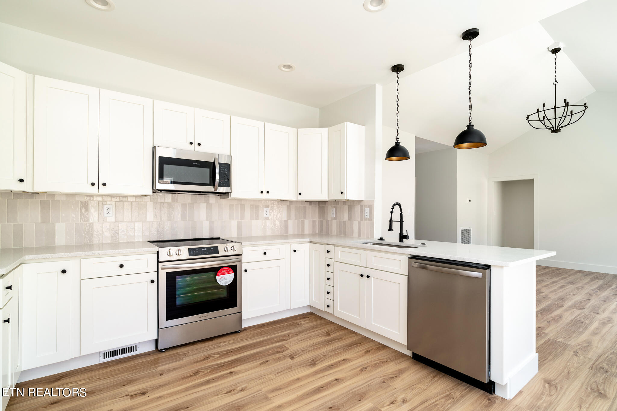 1452 Wilson Road Knoxville, TN 37912 - Photo 6 of 26 Kitchen