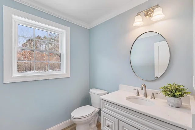 $999,900 | 343 Island Pond Road, Derry, NH 03038