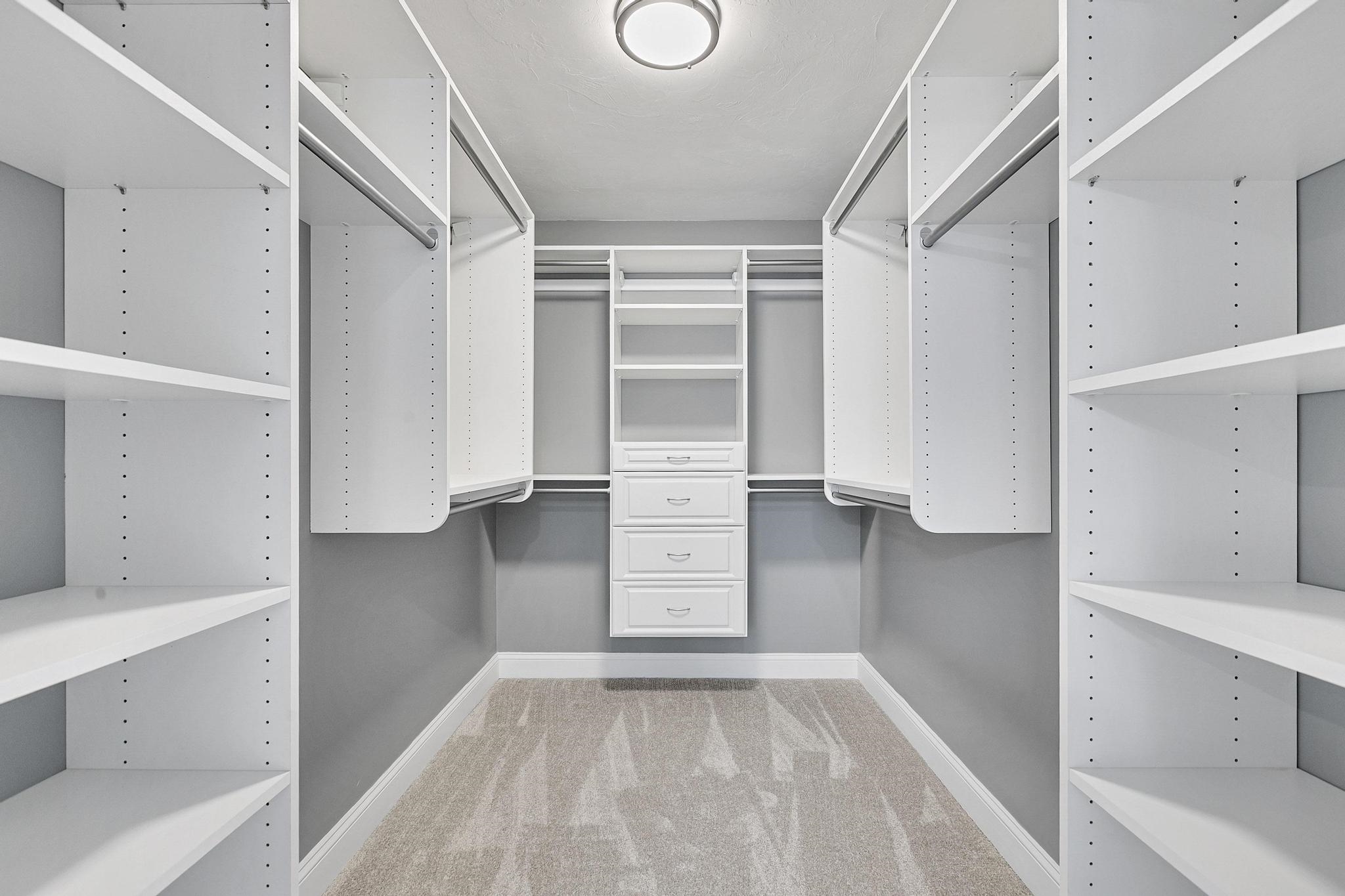 343 Island Pond Road Derry, NH 03038 - Photo 14 of 46