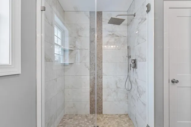 $999,900 | 343 Island Pond Road, Derry, NH 03038