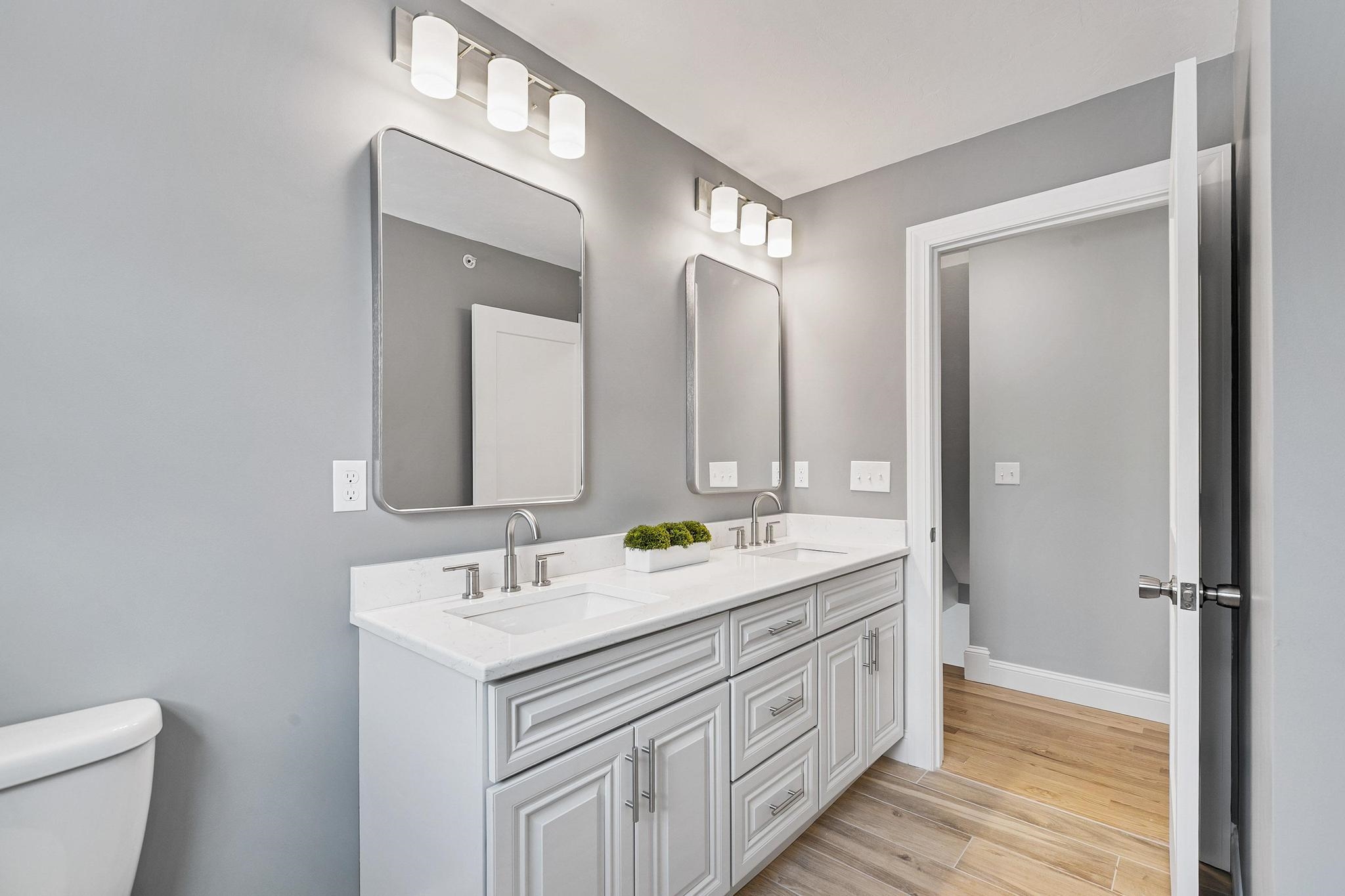 343 Island Pond Road Derry, NH 03038 - Photo 18 of 46