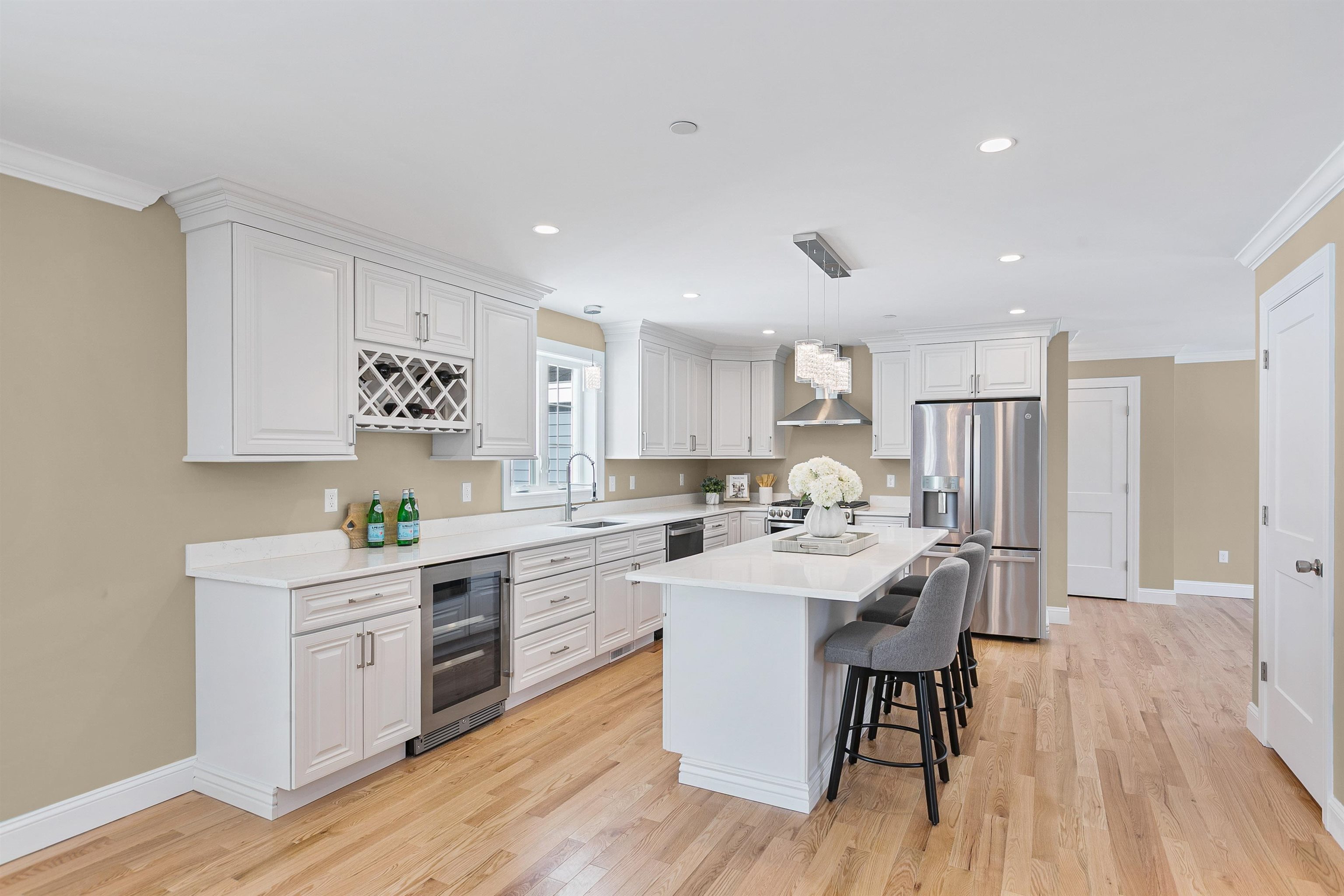 343 Island Pond Road Derry, NH 03038 - Photo 2 of 46