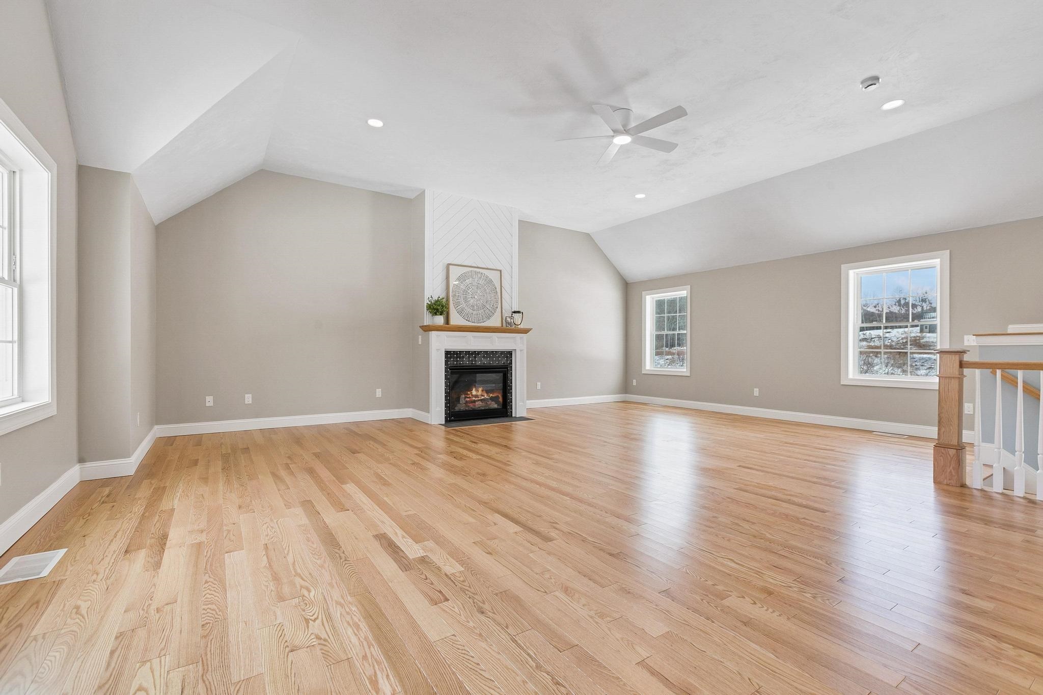 343 Island Pond Road Derry, NH 03038 - Photo 21 of 46