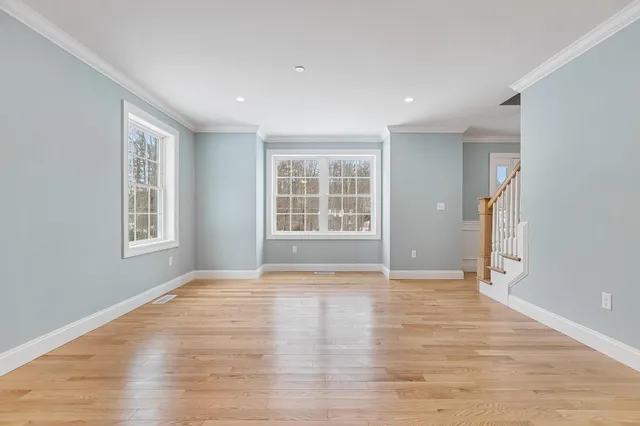 $999,900 | 343 Island Pond Road, Derry, NH 03038