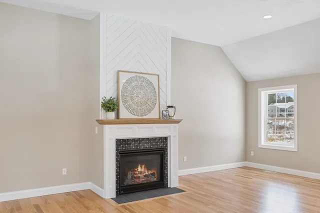 $999,900 | 343 Island Pond Road, Derry, NH 03038