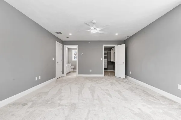 $979,900 | 343 Island Pond Road, Derry, NH 03038