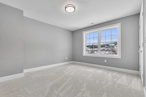 $979,900 | 343 Island Pond Road, Derry, NH 03038