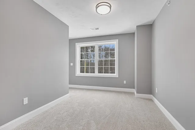 $999,900 | 343 Island Pond Road, Derry, NH 03038