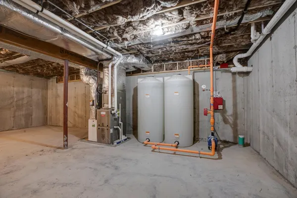 $979,900 | 343 Island Pond Road, Derry, NH 03038