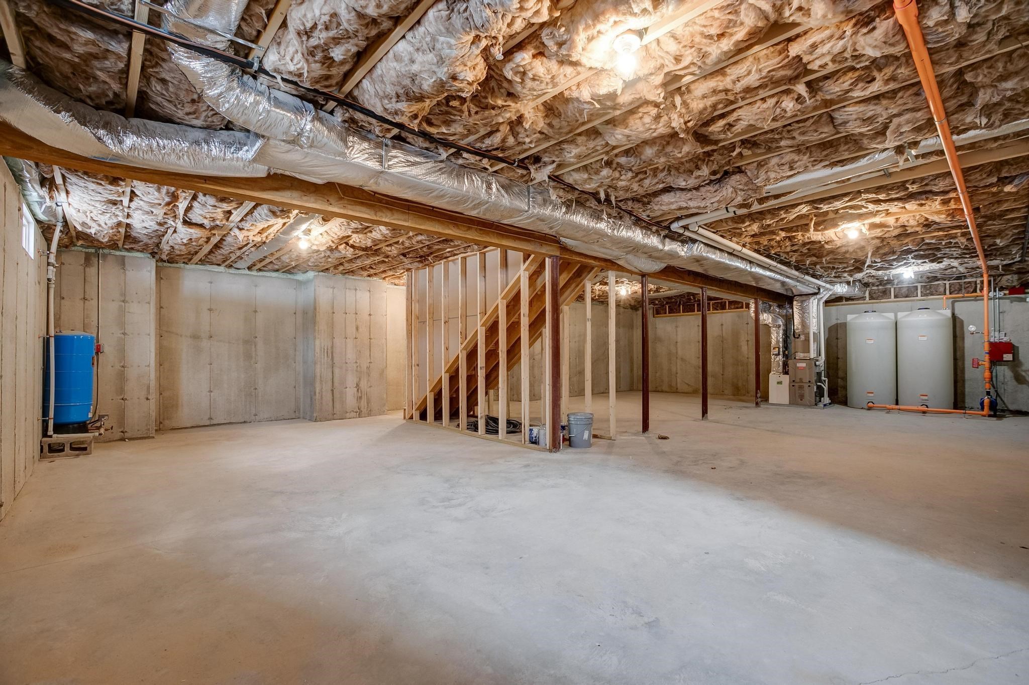 343 Island Pond Road Derry, NH 03038 - Photo 36 of 49