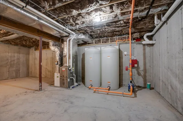 $999,900 | 343 Island Pond Road, Derry, NH 03038