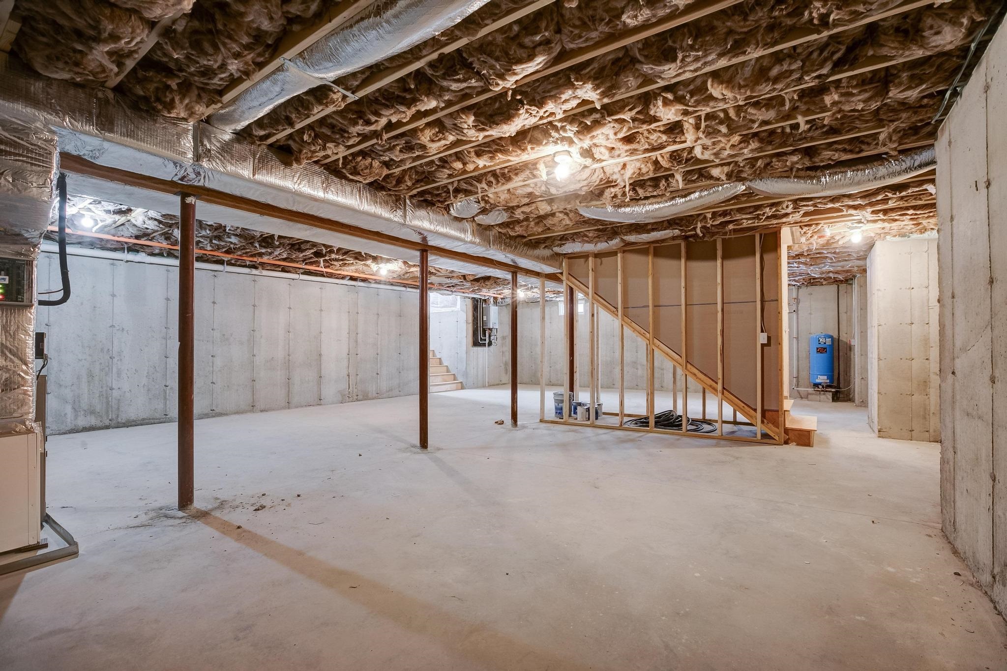 343 Island Pond Road Derry, NH 03038 - Photo 38 of 49