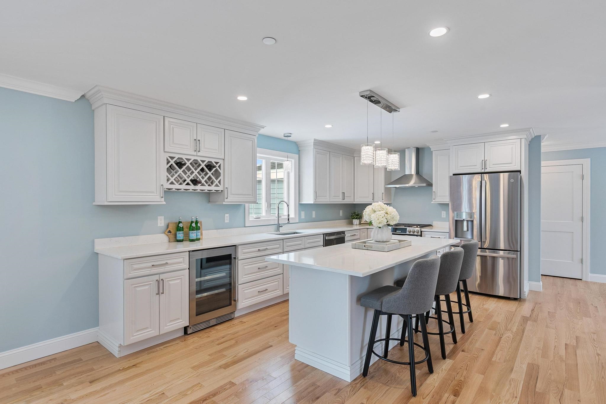 343 Island Pond Road Derry, NH 03038 - Photo 4 of 49