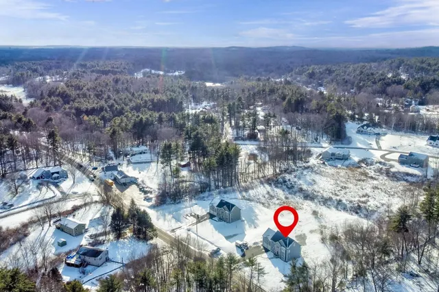 $999,900 | 343 Island Pond Road, Derry, NH 03038