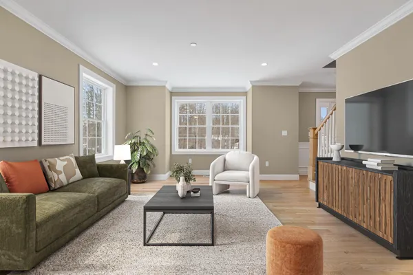 $979,900 | 343 Island Pond Road, Derry, NH 03038