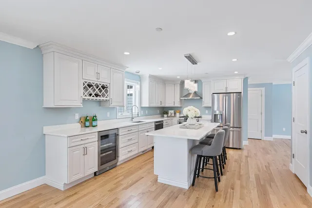 $999,900 | 343 Island Pond Road, Derry, NH 03038