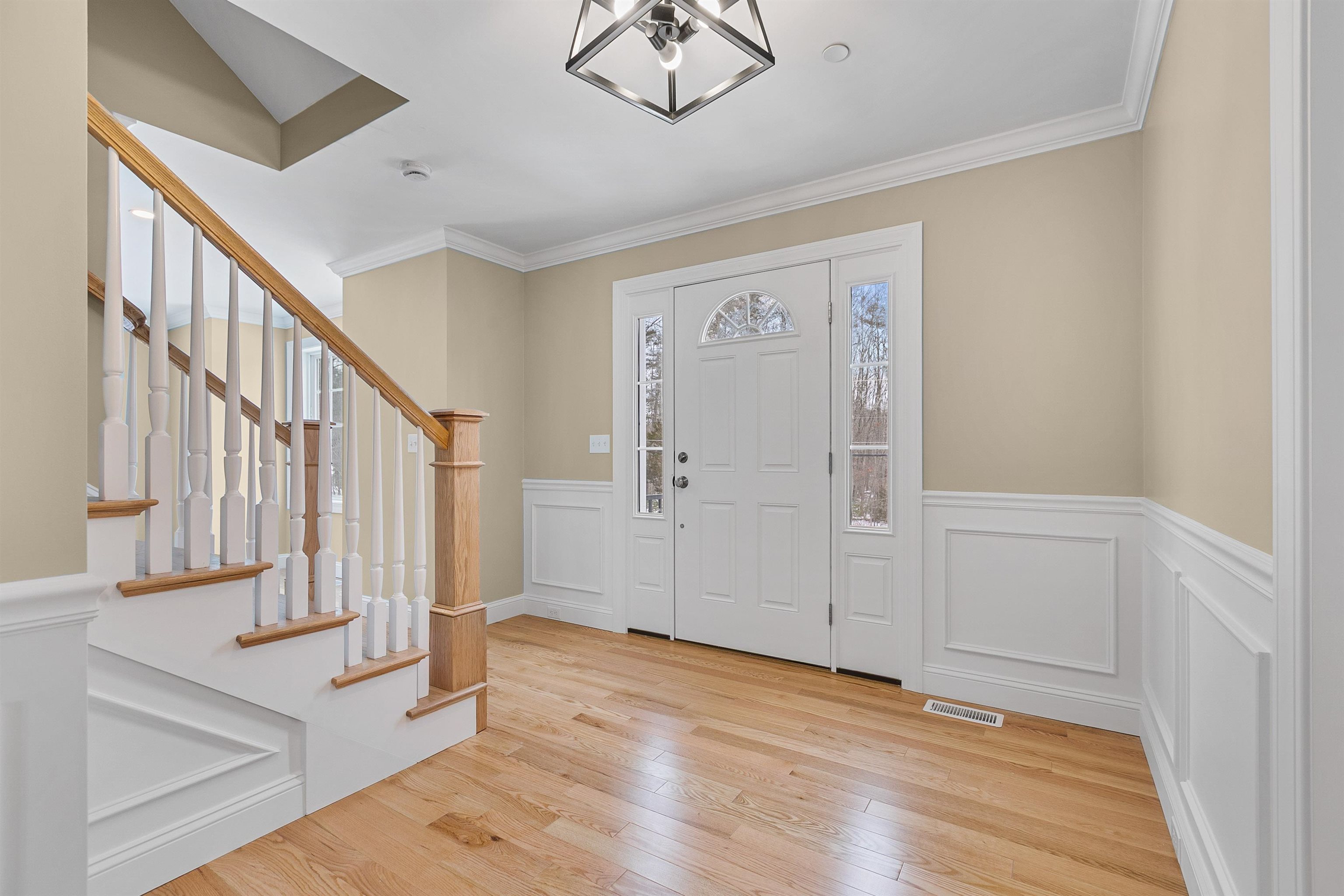 343 Island Pond Road Derry, NH 03038 - Photo 10 of 46