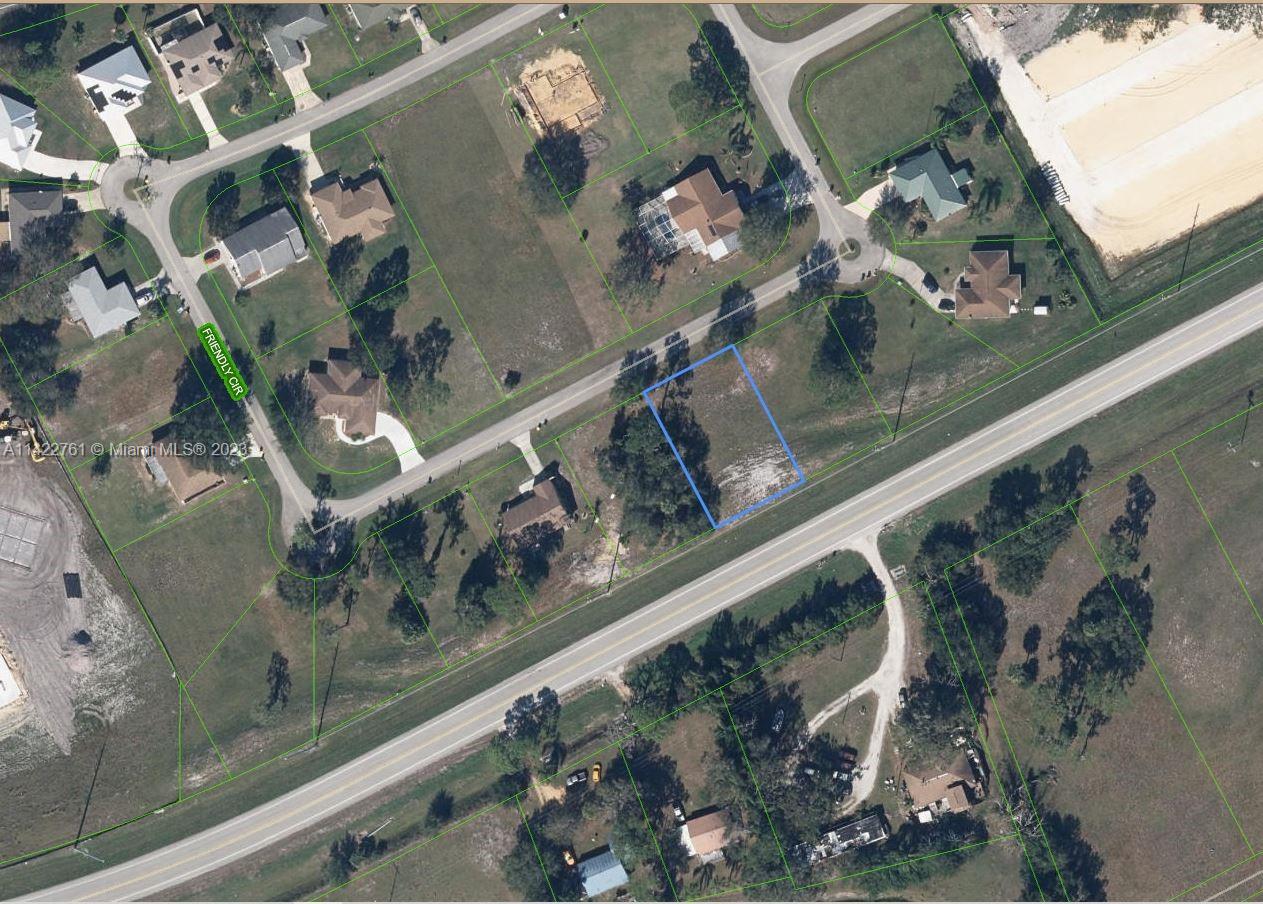 142 Friendly Circle Sebring, FL 33876 - Photo 2 of 5 an aerial view of a house