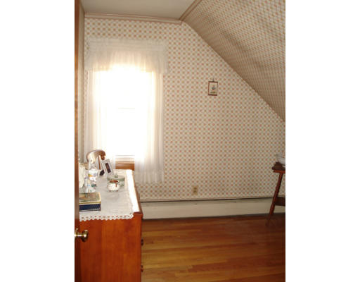 10 Maple Street Bellingham, MA 02019 - Photo 17 of 18 Gallery Image 17