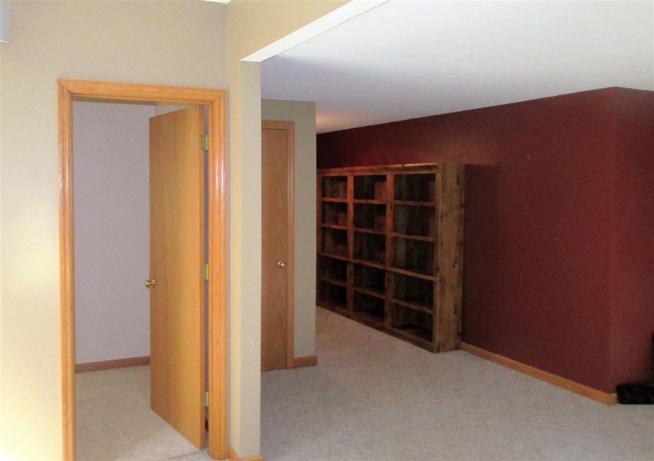 5445 East Washington Road Pierceton, IN 46562 - Photo 19 of 29 Gallery Image 19
