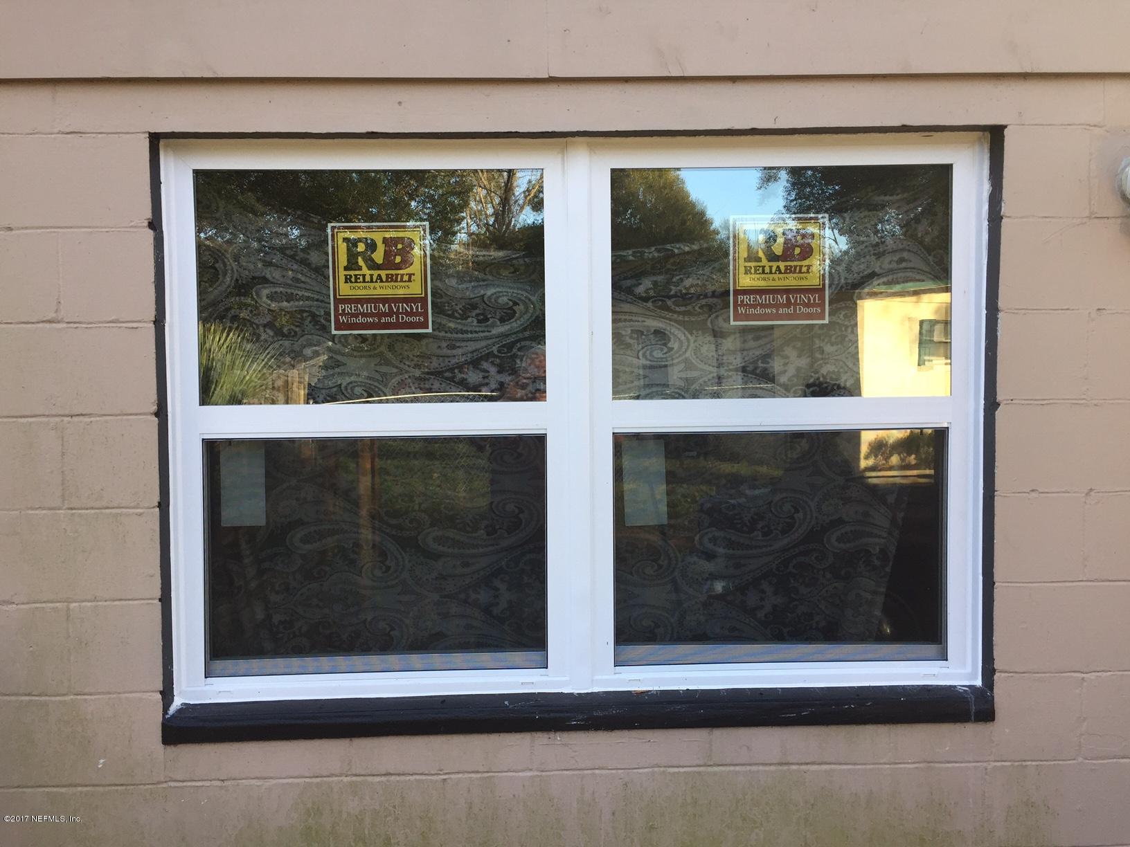 1427 King Arthur Road Jacksonville, FL 32211 - Photo 5 of 37 a view of a window