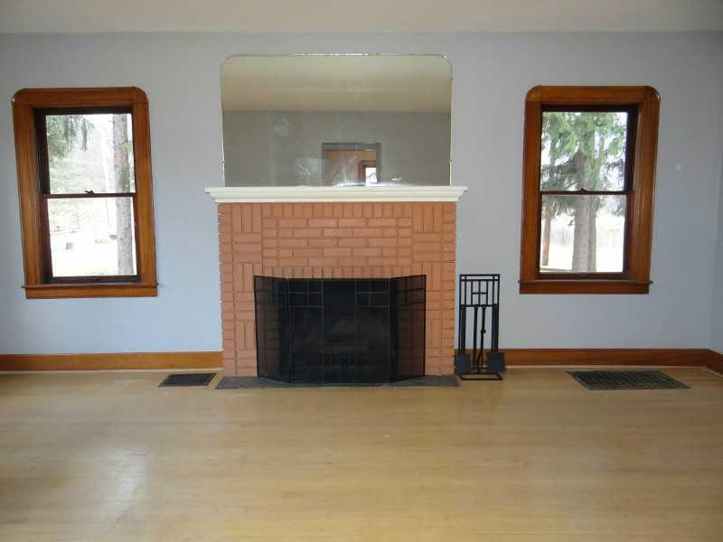 1920 Tuscarawas Road Beaver, PA 15009 - Photo 6 of 25 Living Room.