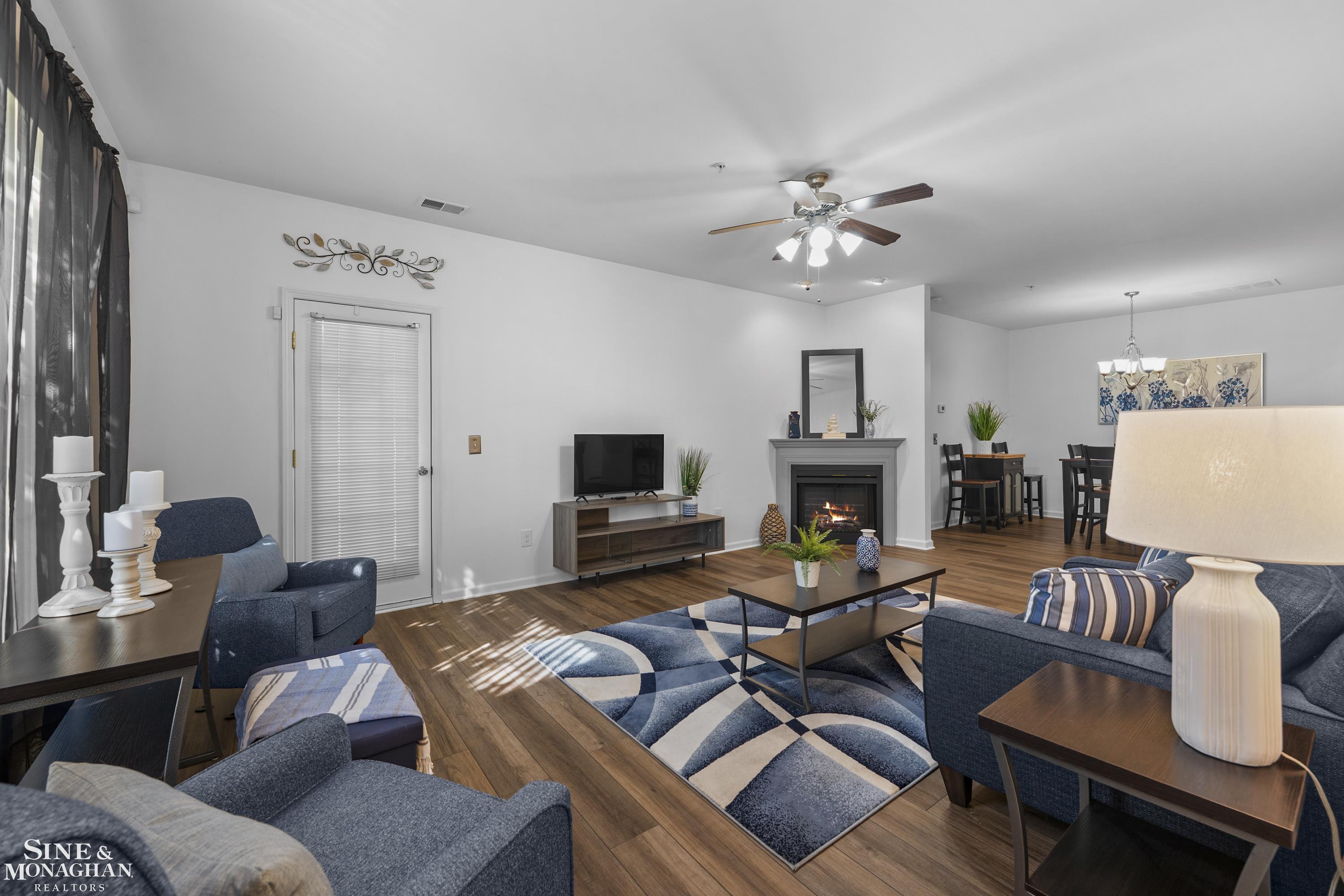 29981 Fox Run Circle Warren, MI 48092 - Photo 5 of 34 50213994-b43f90c3-4c85-4759-812a-740700d4a125.JPG