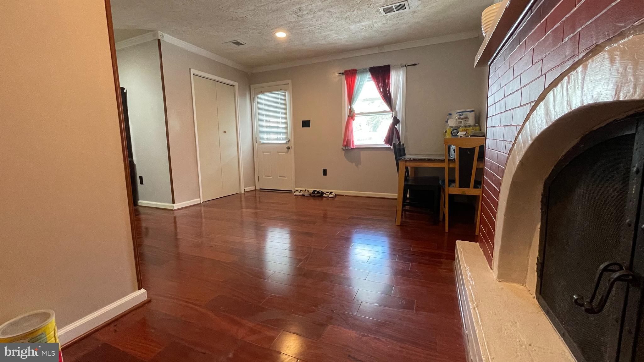 9523 North Laurel Road Laurel, MD 20723 - Photo 8 of 32 Gallery Image 8