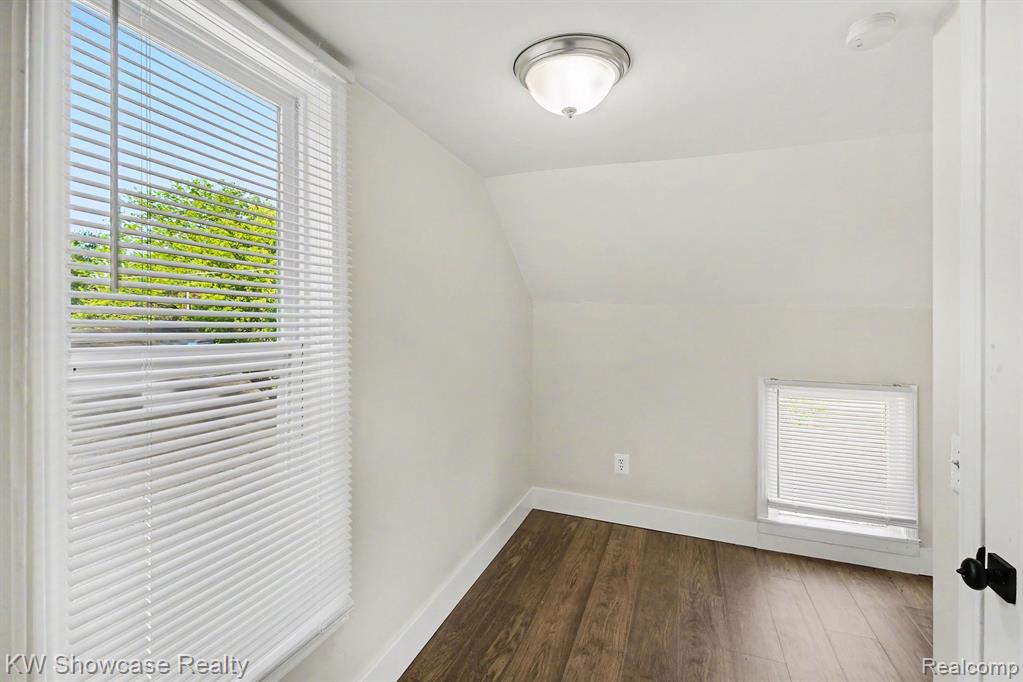 349 West Livingston Road Highland, MI 48357 - Photo 13 of 26
