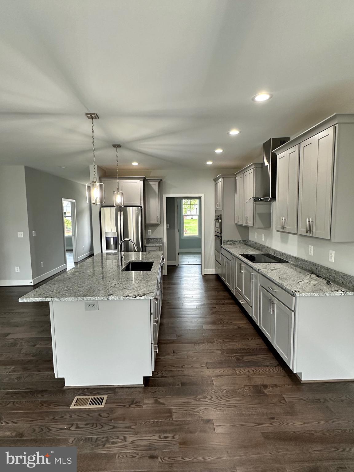 8497 Rolling Road Manassas, VA 20110 - Photo 3 of 23 Gallery Image 3