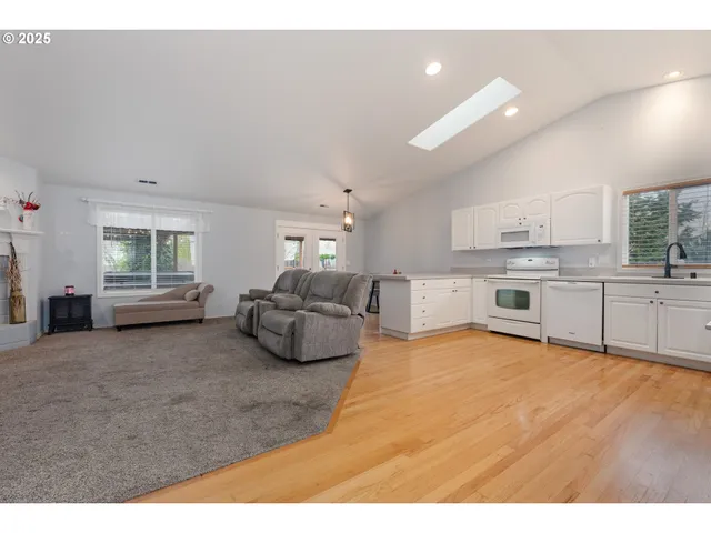 $529,900 | 18104 Southeast 23rd Street, Vancouver, WA 98683