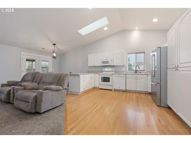 $529,900 | 18104 Southeast 23rd Street, Vancouver, WA 98683