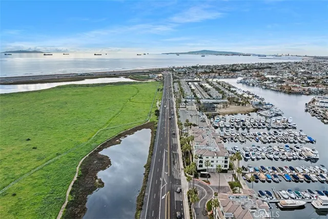 $1,425,000 | 4165 Warner Avenue, Unit 205, Huntington Beach, CA 92649