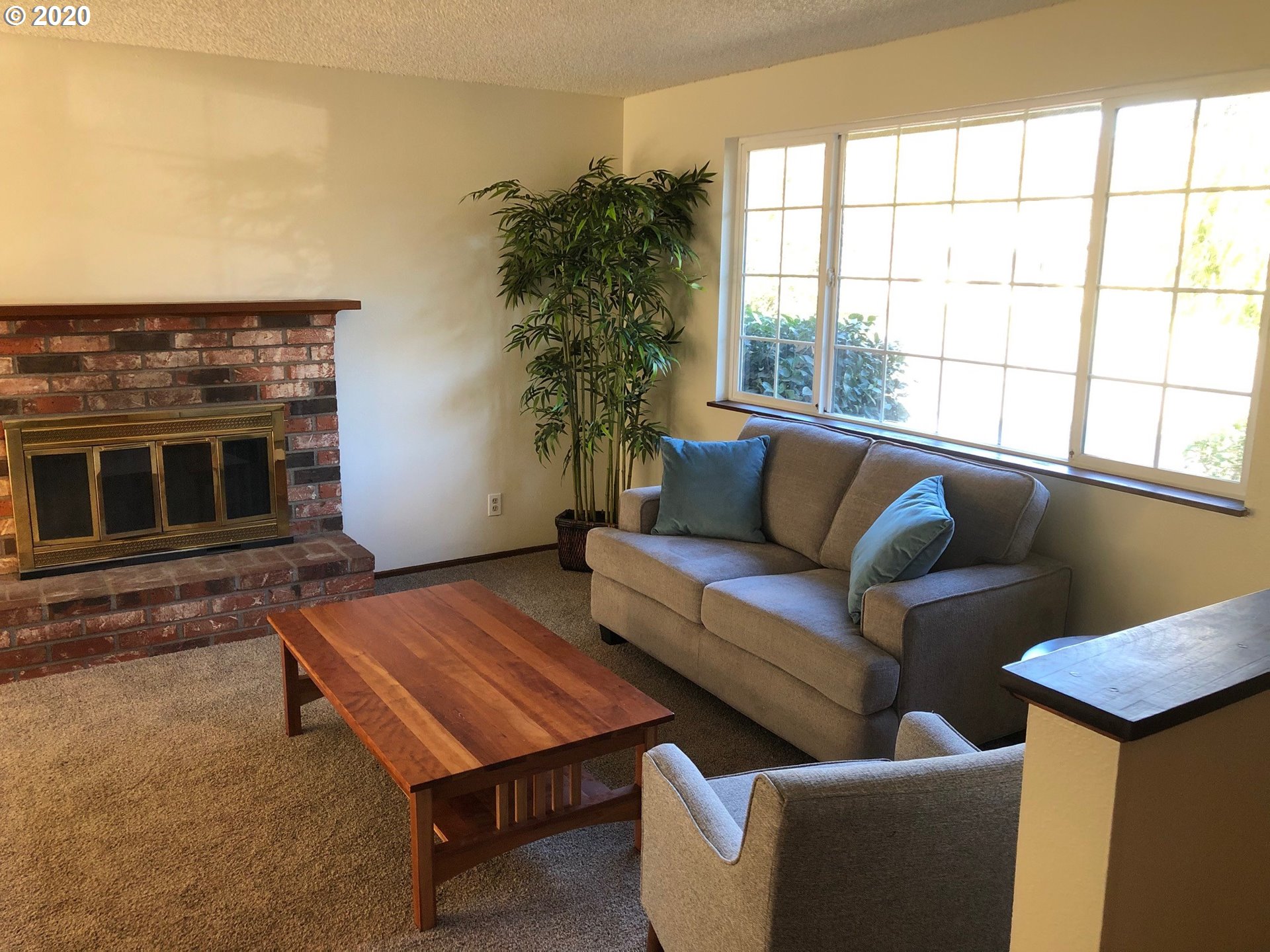 926 Welcome Way Eugene, OR 97402 - Photo 2 of 18 Gallery Image 2