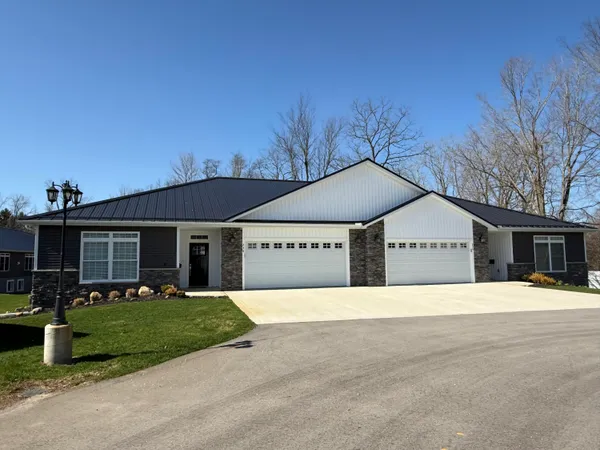$399,900 | 238 Glei Court, Hillsdale, MI 49242