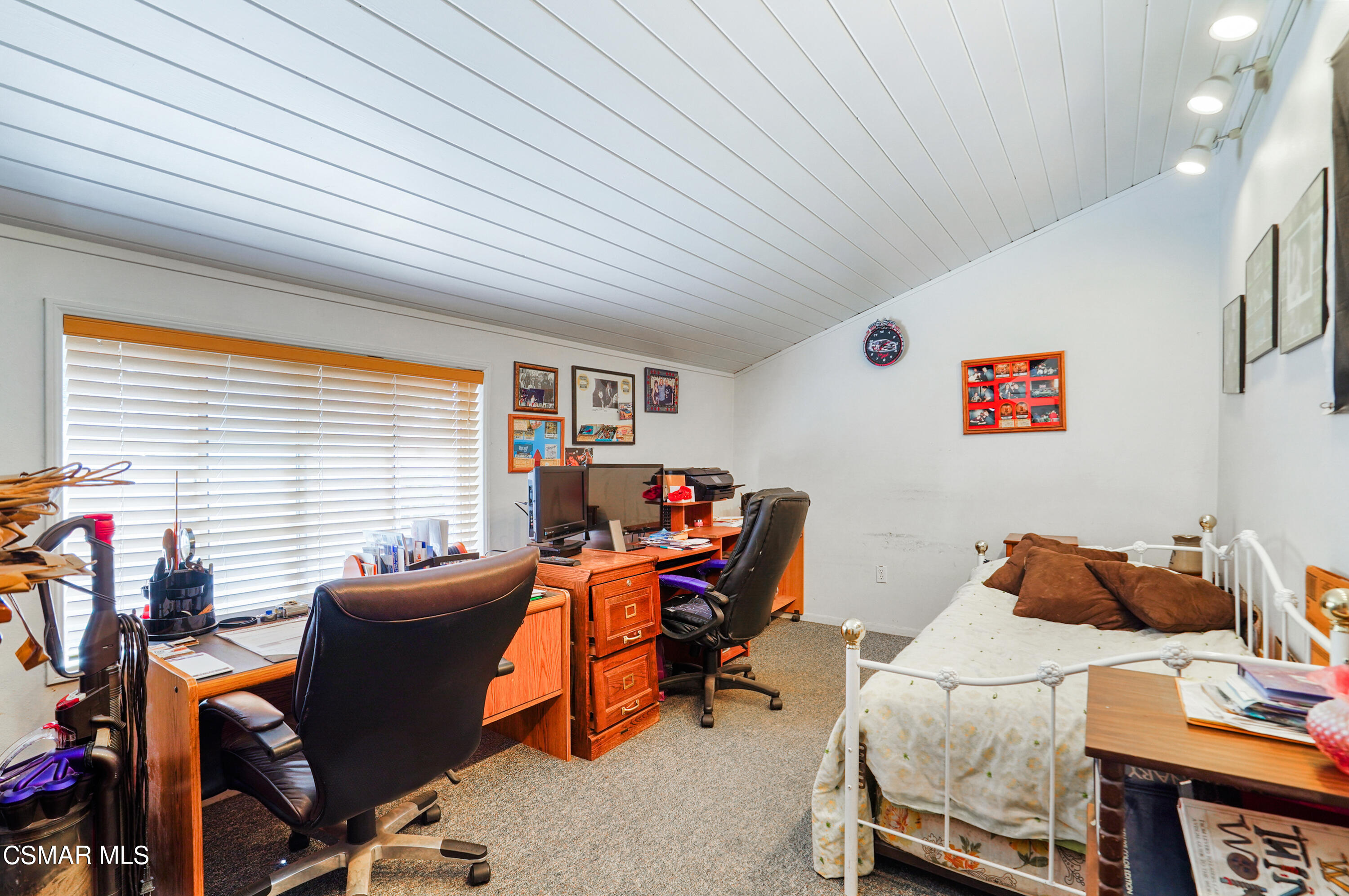 3148 Waco Avenue Simi Valley, CA 93063 - Photo 18 of 24 a work room with furniture and a window