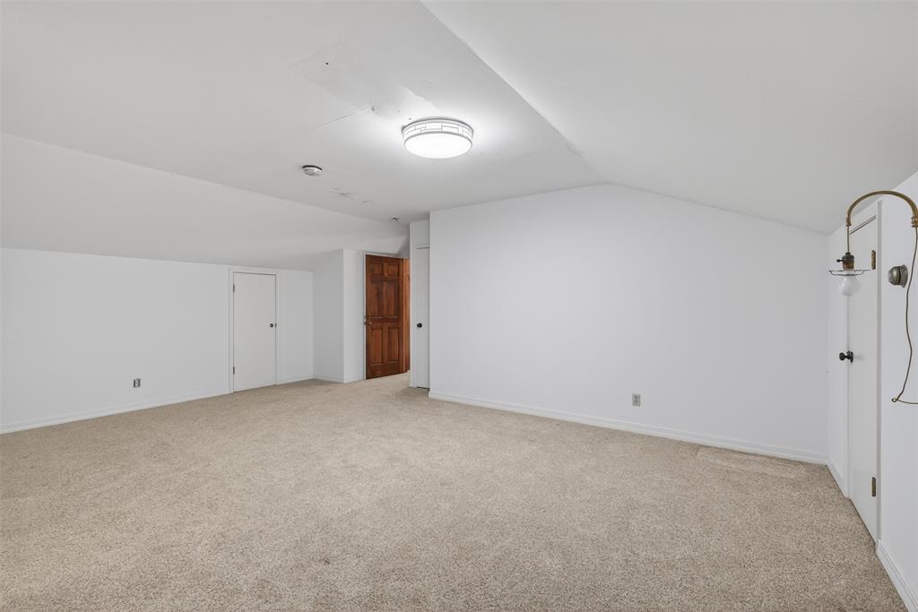 300 Pierremont Road, Unit 25 Shreveport, LA 71106 - Photo 29 of 34 an empty room with an entryway