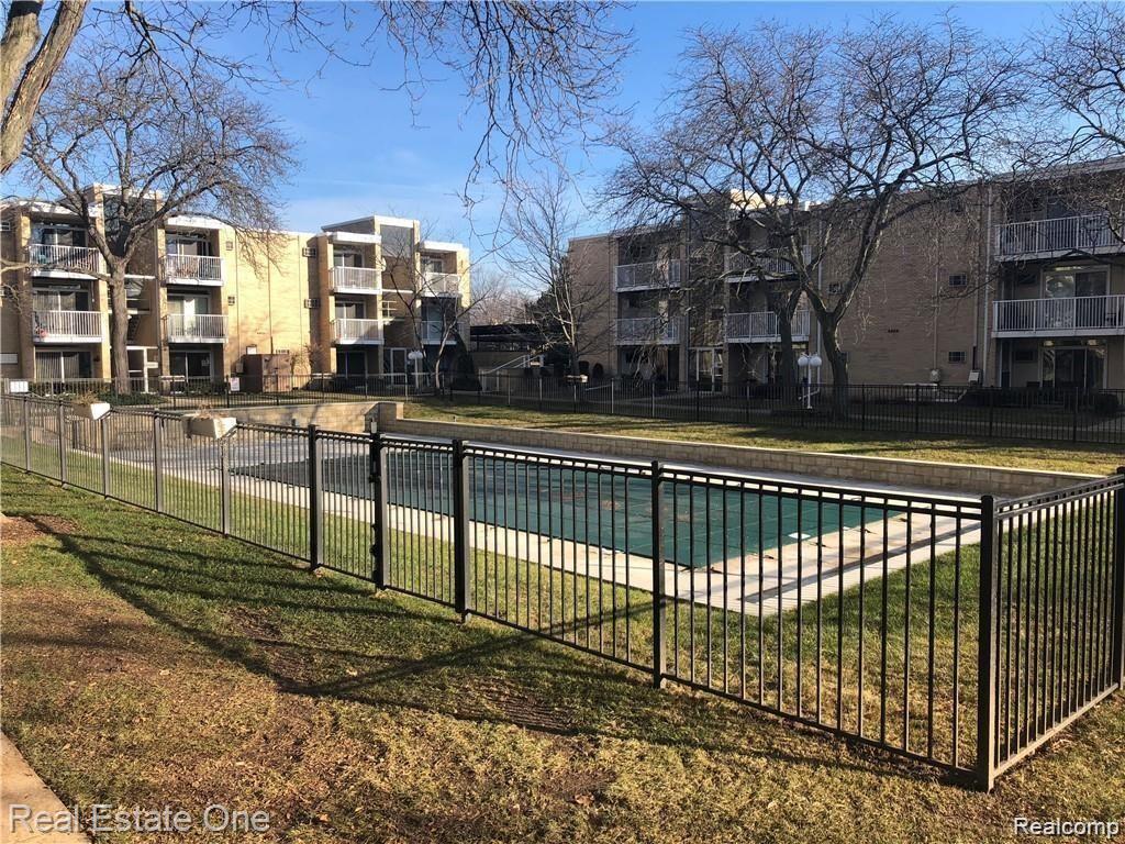 4917 Crooks Road, Unit H3 Royal Oak, MI 48073 - Photo 2 of 9 CROOKS EXTERIOR 2.jpg