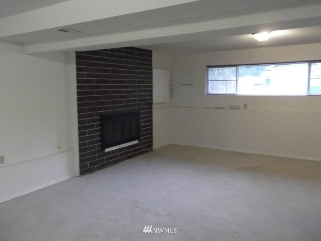 19417 2nd Avenue Southeast Bothell, WA 98012 - Photo 11 of 14 Gallery Image 11