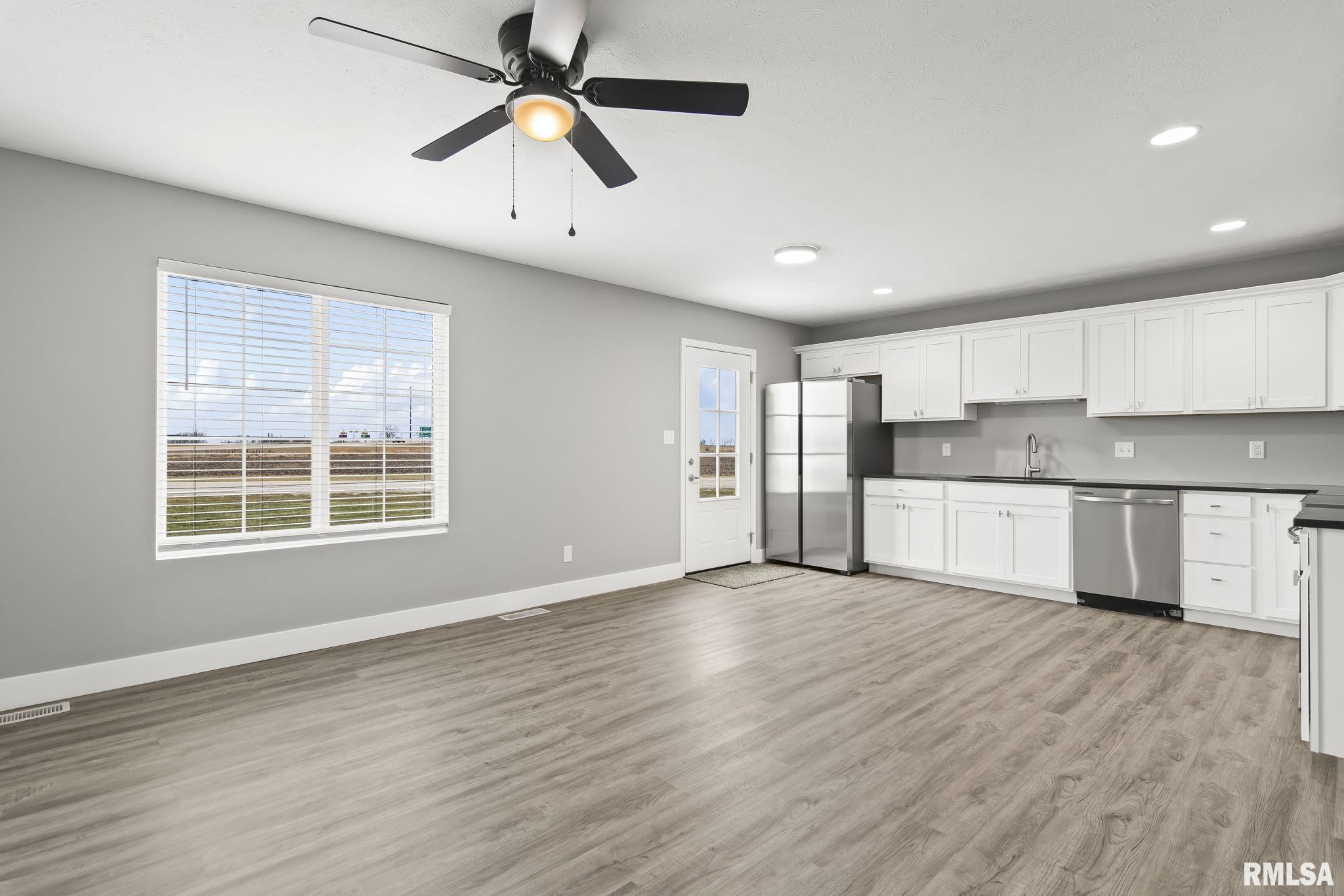 235 Lester Street Williamsville, IL 62693 - Photo 11 of 53