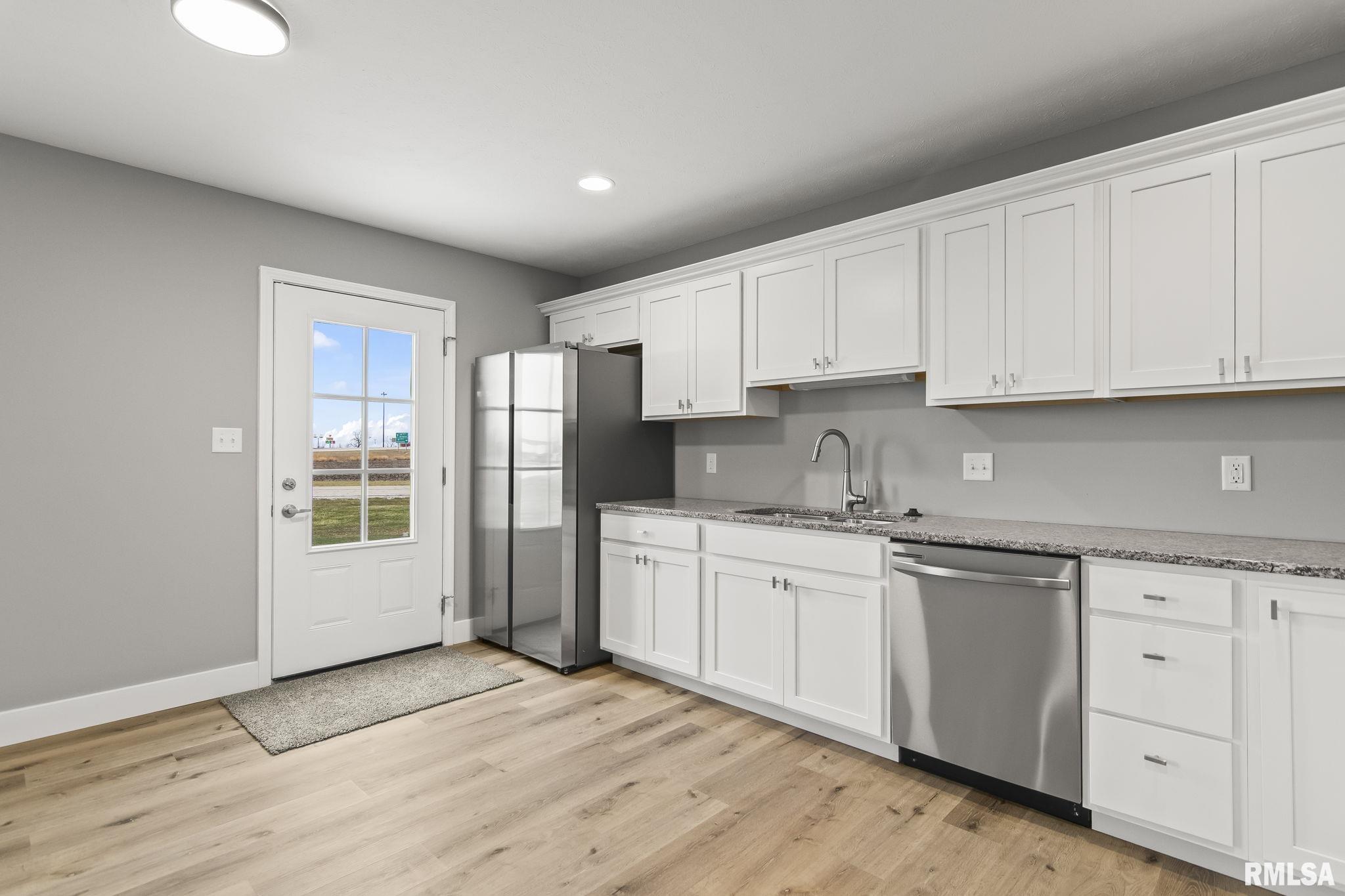 235 Lester Street Williamsville, IL 62693 - Photo 12 of 53