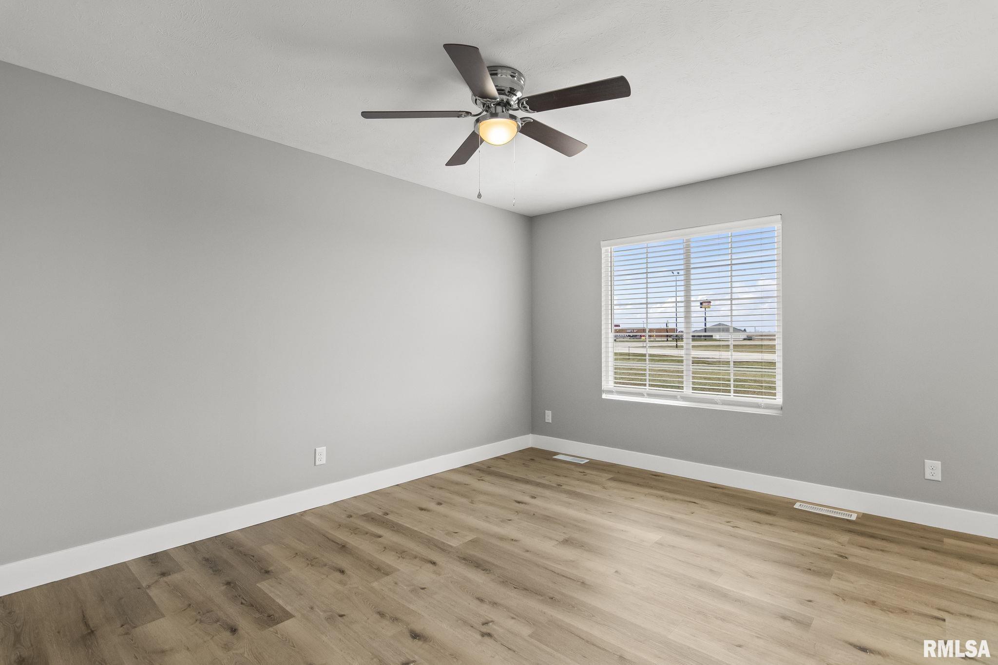 235 Lester Street Williamsville, IL 62693 - Photo 27 of 53