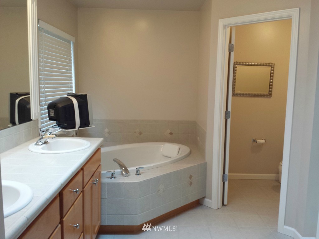 2317 198th Street Southeast Bothell, WA 98012 - Photo 14 of 23 Gallery Image 14