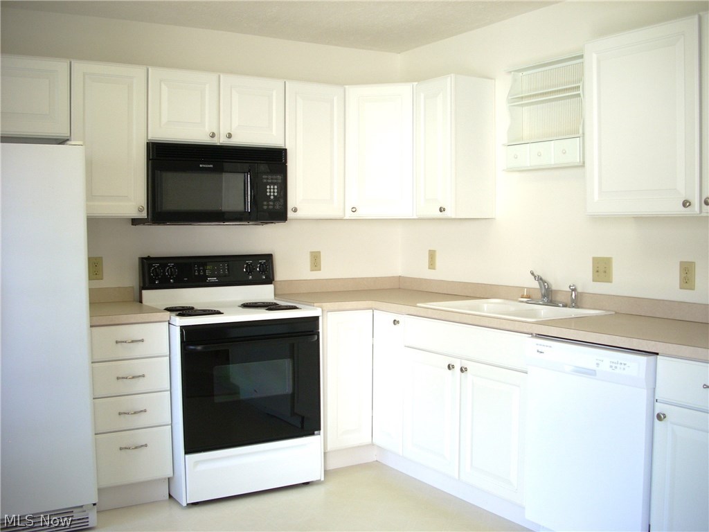 6000 Lake Road West, Unit 411A Ashtabula, OH 44004 - Photo 4 of 21