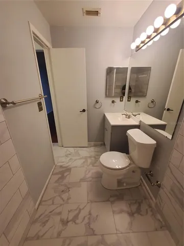 $2,095 | 2020 Rudder Drive, Valrico, FL 33594