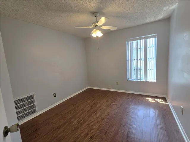 $2,095 | 2020 Rudder Drive, Valrico, FL 33594